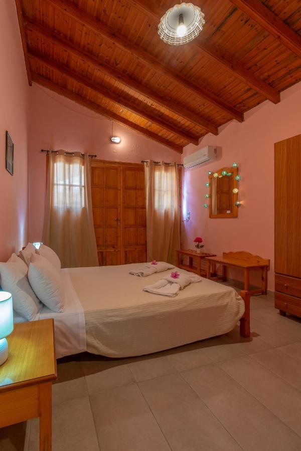 Villa Olive Apartments Іпсос Екстер'єр фото