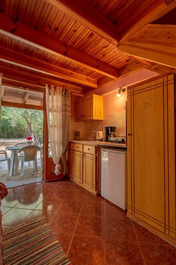 Villa Olive Apartments Іпсос Екстер'єр фото