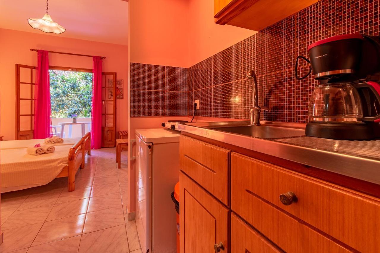 Villa Olive Apartments Іпсос Екстер'єр фото