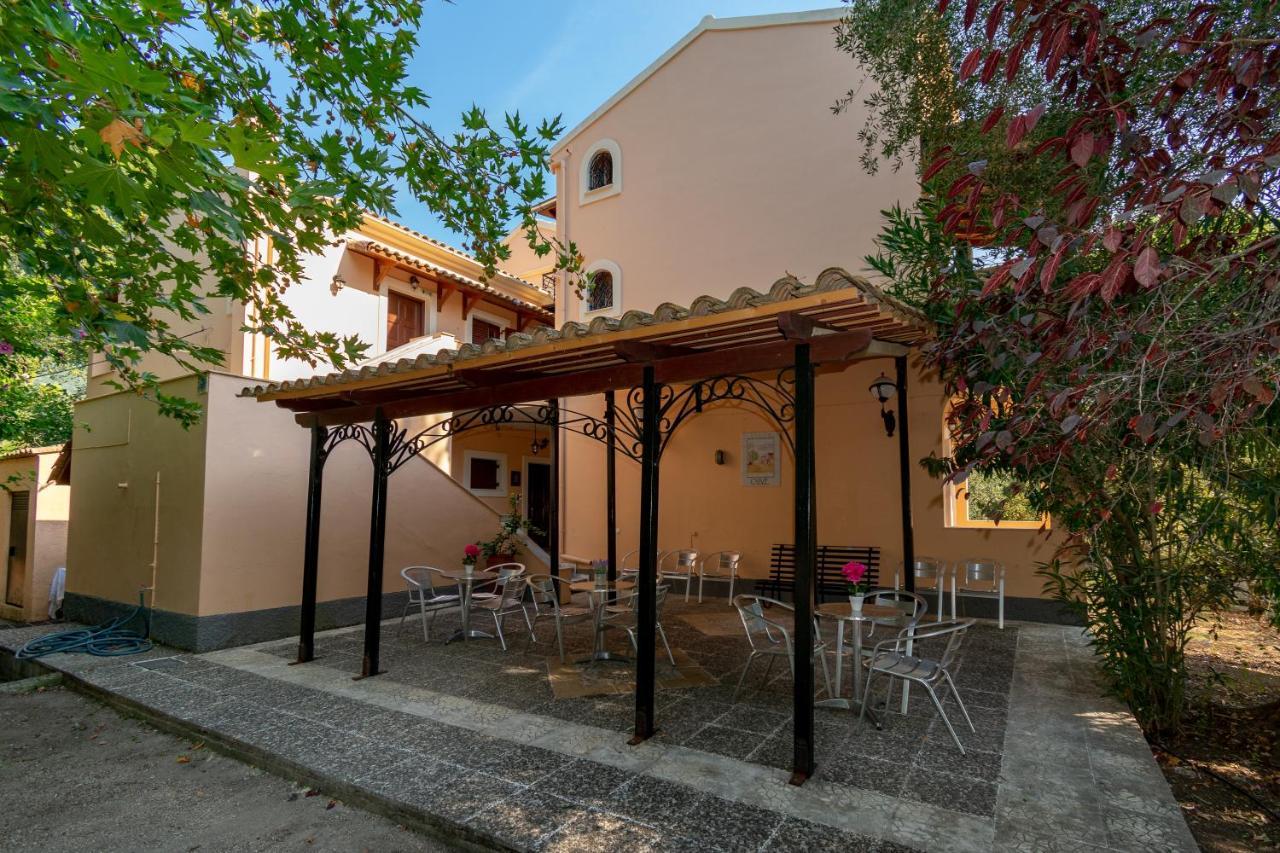 Villa Olive Apartments Іпсос Екстер'єр фото