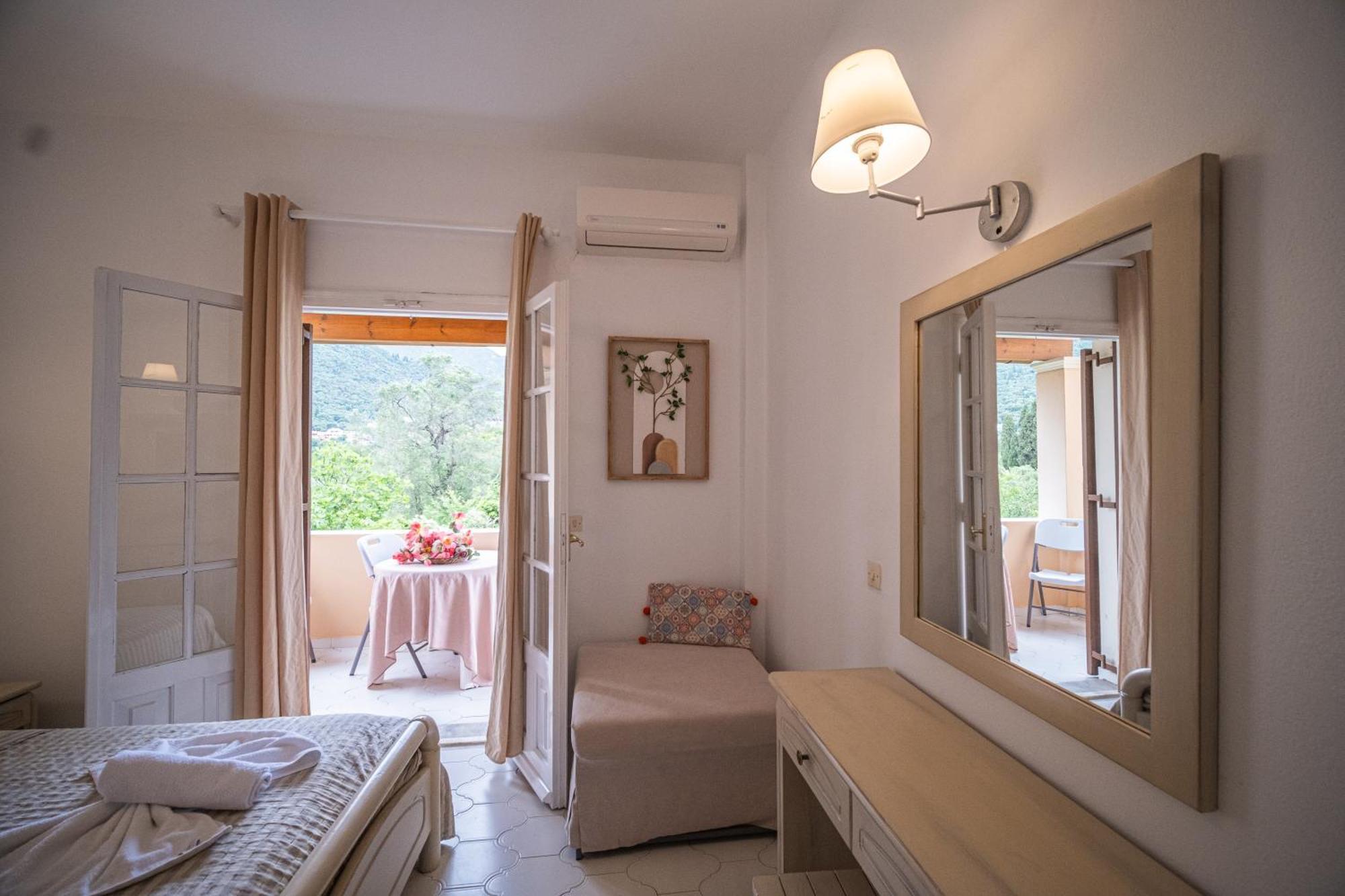 Villa Olive Apartments Іпсос Екстер'єр фото
